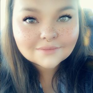 Meet your Posher, Leticia